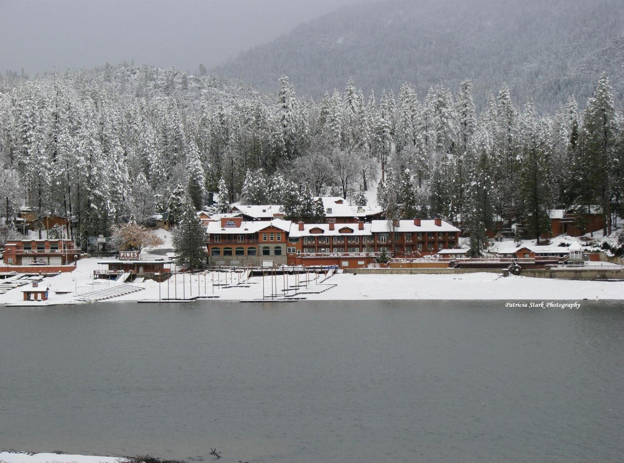 The Pines Resort & Conference Center Bass Lake Exteriör bild