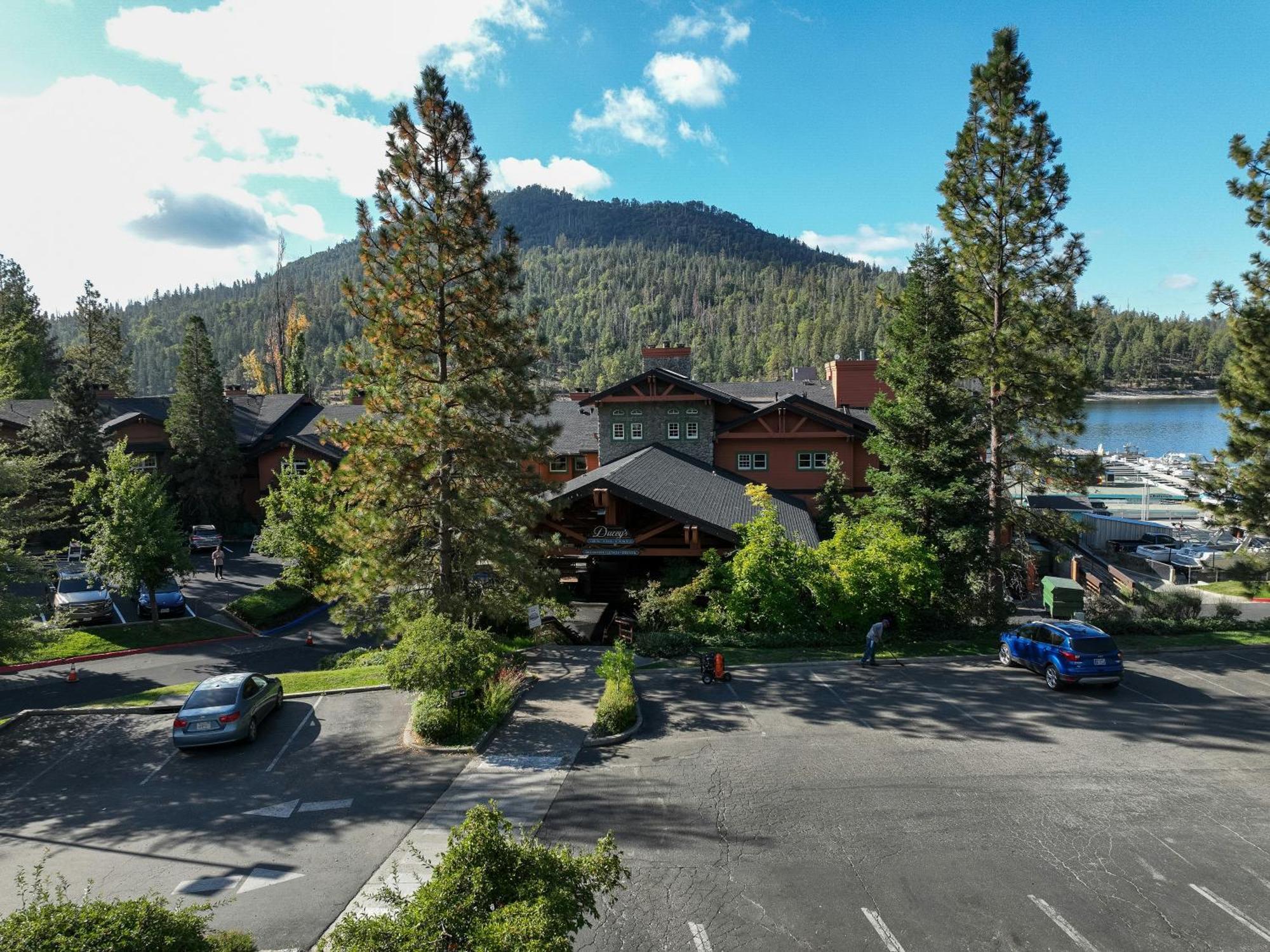 The Pines Resort & Conference Center Bass Lake Exteriör bild