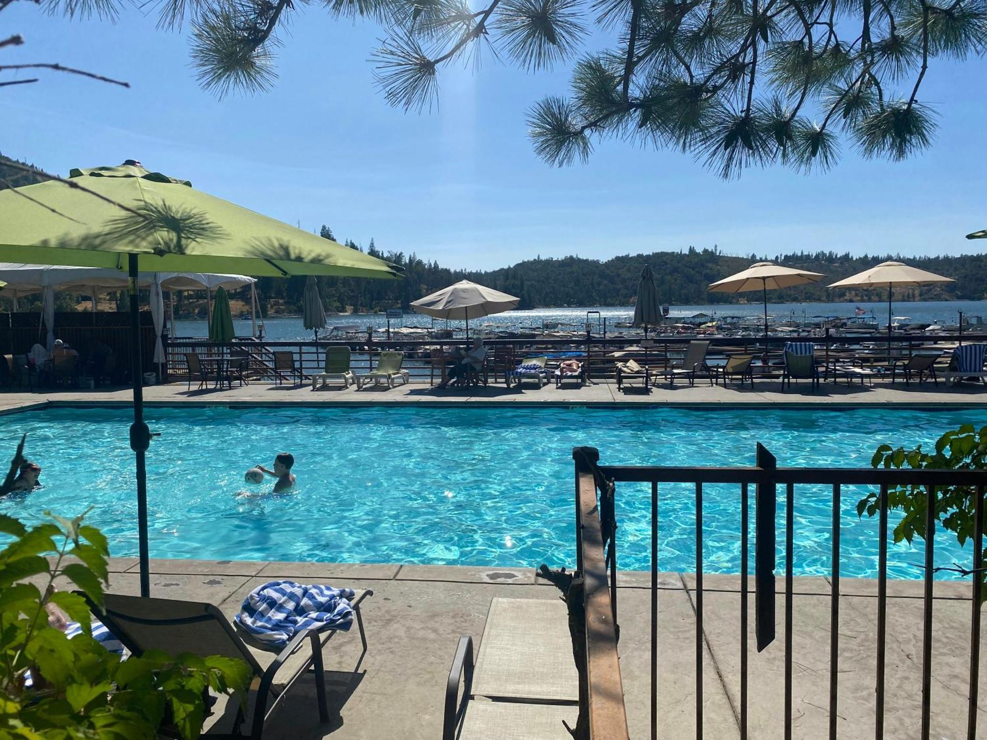 The Pines Resort & Conference Center Bass Lake Exteriör bild